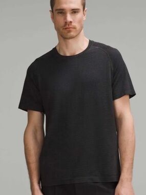 MENS Lululemon Metal Vent Tech Short-Sleeve Shirt Graphite Grey / Black